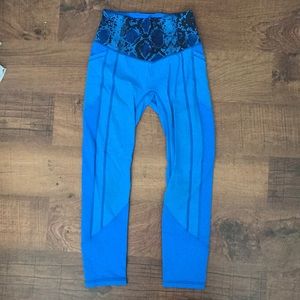 Lulu lemon snake skin blue legging